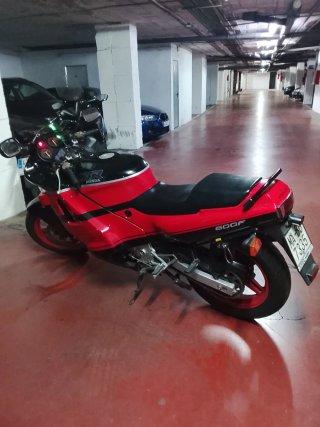 Honda CBR 600F Roja y Negra