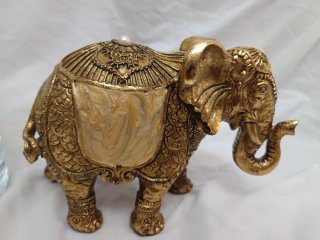 Figura Elefante Dorado Estilo Tailandés