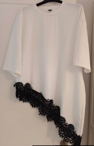 Camiseta blanca con encaje negro Talla Única
