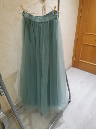 Falda larga de tul color agua marina