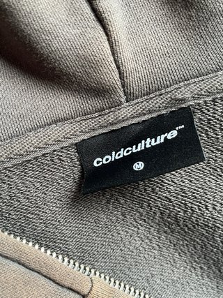 Sudadera Cold Culture con cremallera y capucha
