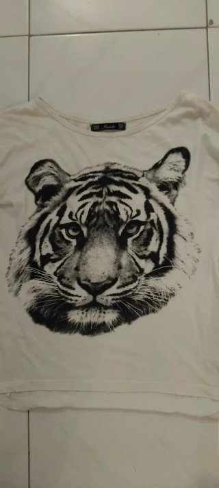 Camiseta Blanca con Estampado de Tigre