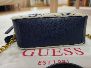 Bolso Guess Beige y Azul Marino