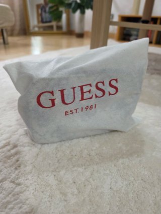 Bolso Guess Beige y Azul Marino