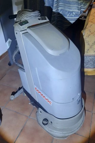 Fregadora, aspiradora