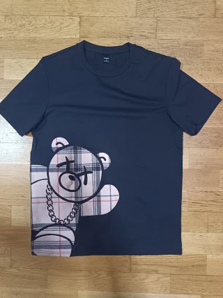 Camiseta Negra con Estampado de Oso