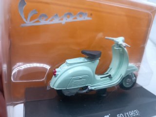 Modellino Vespa 50 (1963) in scala 1:18