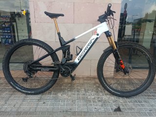 Berria Mako GT Carbono 720Wh ( 7 años garantía )