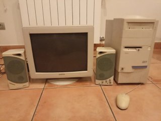 Monitor Samtron Antiguo Beige