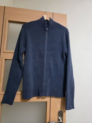 Cárdigan de punto azul con cremallera