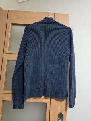 Cárdigan de punto azul con cremallera