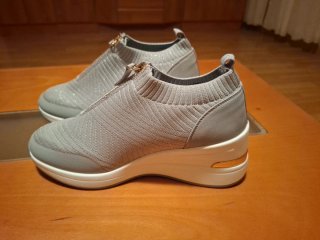 Botines Deportivos Grises