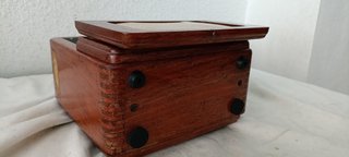 Voltímetro Antiguo Elliot en Caja de Madera