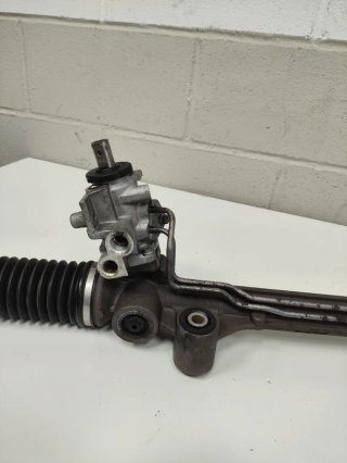 Cremallera de dirección asistida Audi Q7 de 2009.