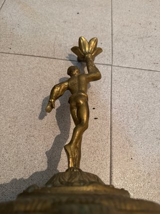 Escultura Modernista de Bronce