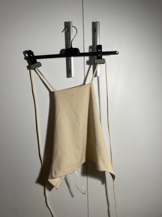 Top beige tirantes