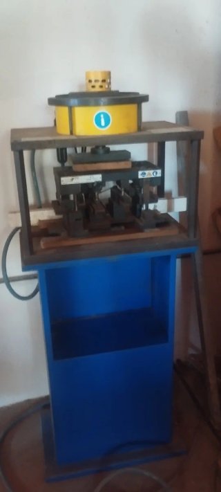 Maquinaria carpintería aluminio TLC-350