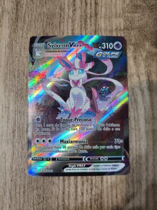 Carta Pokémon Sylveon VMAX 212/203