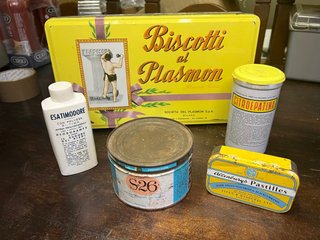 Lotto Scatole Latta e Flaconi Vintage Farmacia