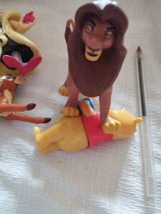 lote figuras y muñecos disney mickey cruella bambi