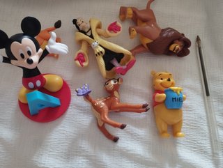 lote figuras y muñecos disney mickey cruella bambi