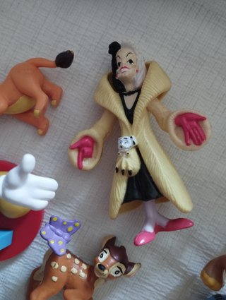 lote figuras y muñecos disney mickey cruella bambi