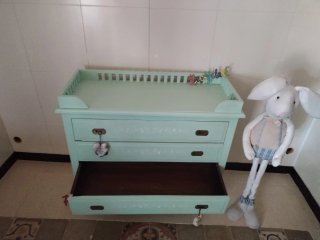 Cómoda Verde de Madera