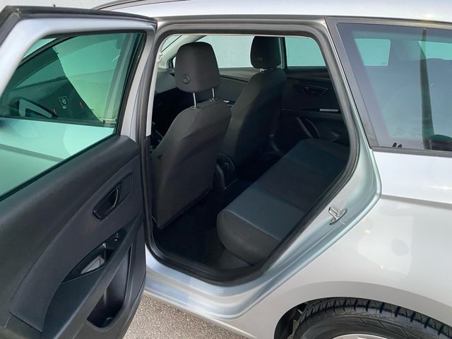 SEAT Leon 2017 modelo connect full impecable