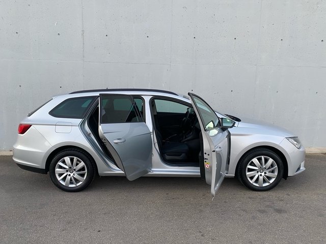 SEAT Leon 2017 modelo connect full impecable