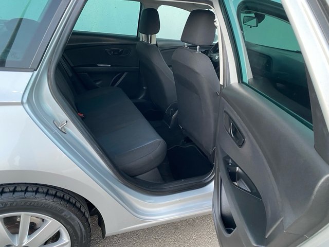 SEAT Leon 2017 modelo connect full impecable