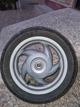 Rueda Piaggio Fly Michelin 130/70