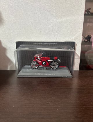 Maqueta Moto Derbi 125 Twin Ángel Nieto