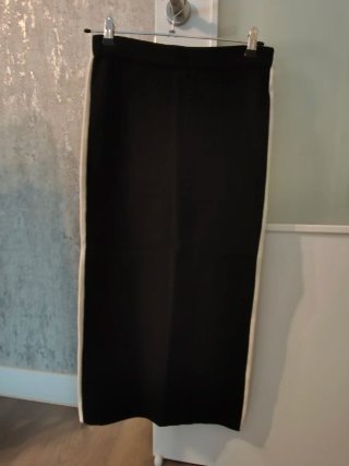 Falda Zara Negra y Blanca Talla M