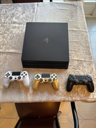 PlayStation 4 Pro 1TB con tutti i giochi