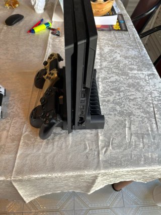 PlayStation 4 Pro 1TB con tutti i giochi