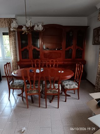 Mesa y 6 sillas comedor madera