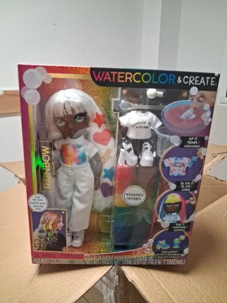 Muñeca Rainbow High Watercolor & Create