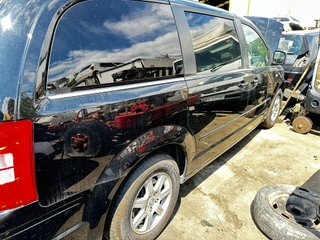 Lancia Voyager  2012 Chrysler Voyager en despiece