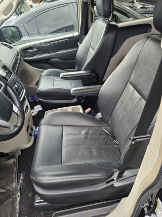 Lancia Voyager  2012 Chrysler Voyager en despiece