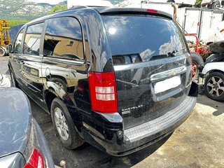 Lancia Voyager  2012 Chrysler Voyager en despiece