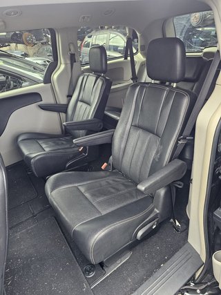 Lancia Voyager  2012 Chrysler Voyager en despiece