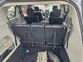 Lancia Voyager  2012 Chrysler Voyager en despiece