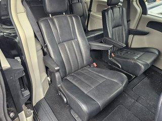 Lancia Voyager  2012 Chrysler Voyager en despiece