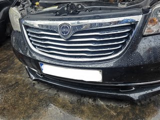 Lancia Voyager  2012 Chrysler Voyager en despiece