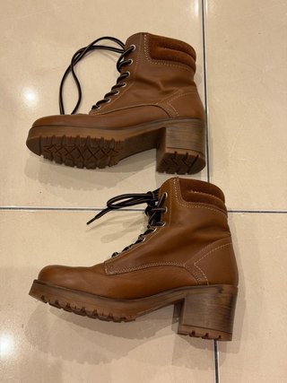 Botas Aldo de Salto Alto com Cordões