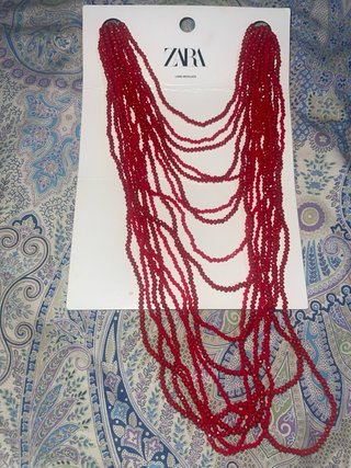 Collar Zara Rojo