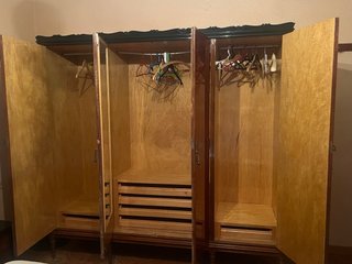 Conjunto Muebles Antiguos: Armario, Cómoda y Espej