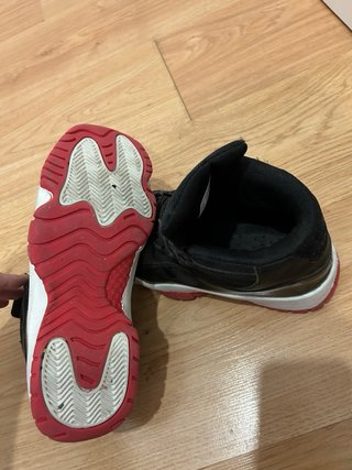 Air Jordan 11 Retro Bred Talla 41
