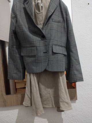 Americana Zara y Vestido Beige Talla M