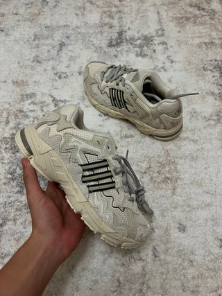 Adidas Response CL Bad Bunny Wonder White 36